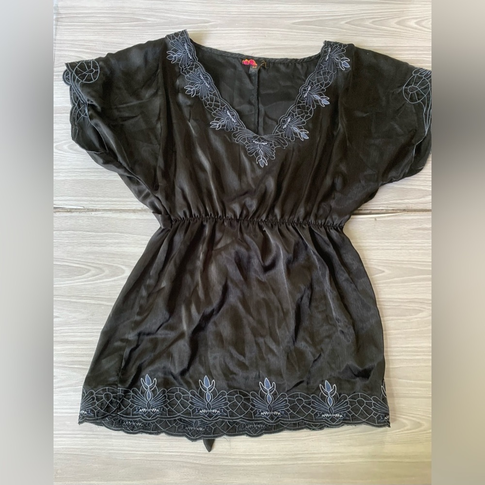Womens blouse black size small tie back